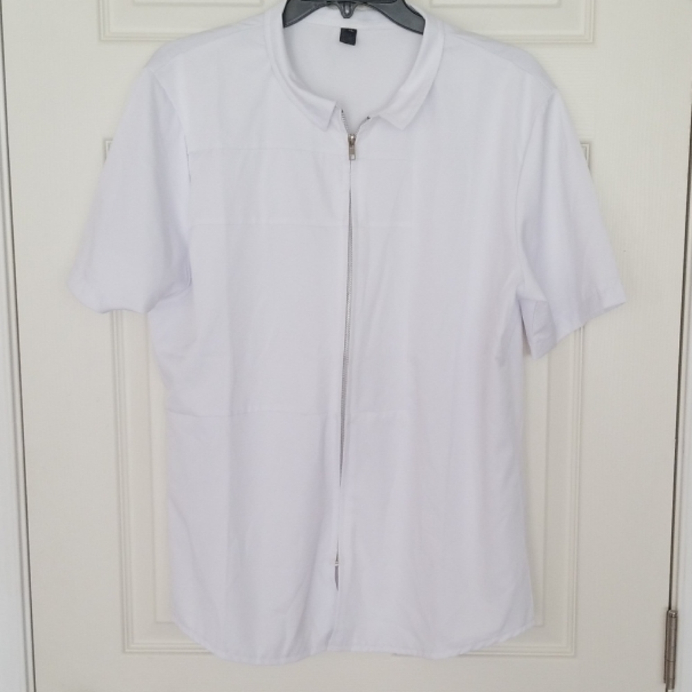 Nwot white zipper  shirt short sleeve.